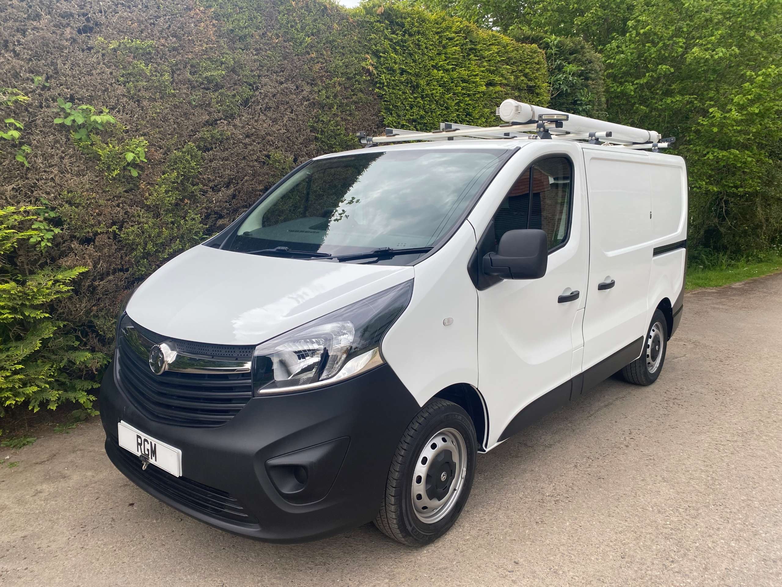 A 2018 VAUXHALL VIVARO 1.6 CDTi 2900 Panel Van L1 H1 + vat A 2018 VAUXHALL VIVARO 1.6 CDTi 2900 Panel Van L1 H1 + vat