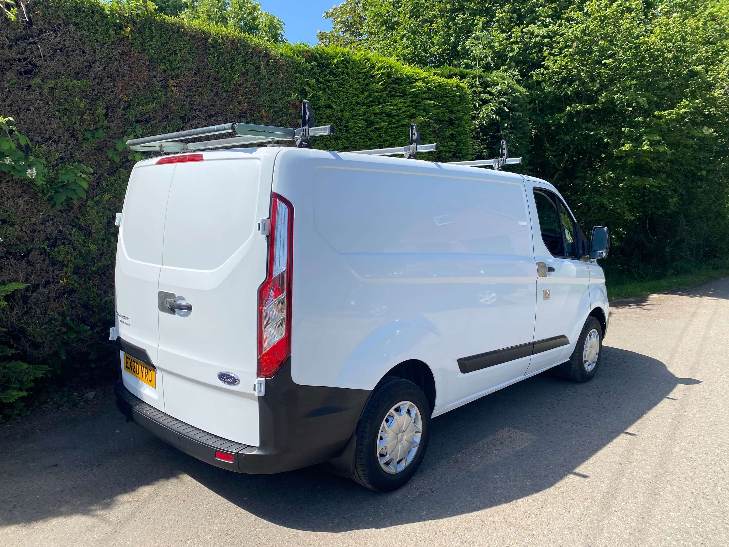 A 2020 FORD TRANSIT CUSTOM 2.0 300 EcoBlue Leaderl L1 H1 Euro 6 Van + vat A 2020 FORD TRANSIT CUSTOM 2.0 300 EcoBlue Leaderl L1 H1 Euro 6 Van + vat