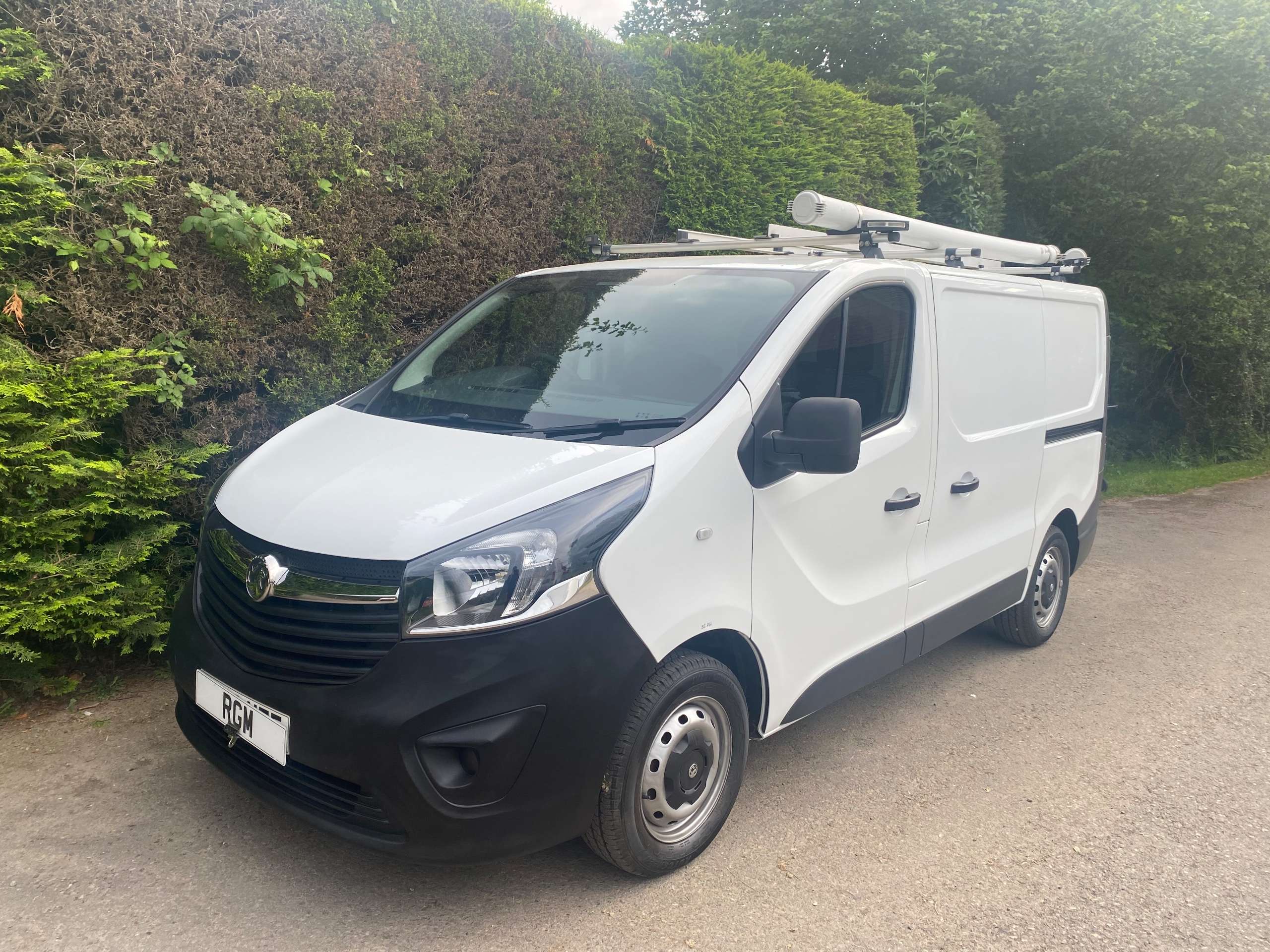 A 2019 VAUXHALL VIVARO 1.6 CDTi 2900 L1 H1 A/C VAN + vat A 2019 VAUXHALL VIVARO 1.6 CDTi 2900 L1 H1 A/C VAN + vat