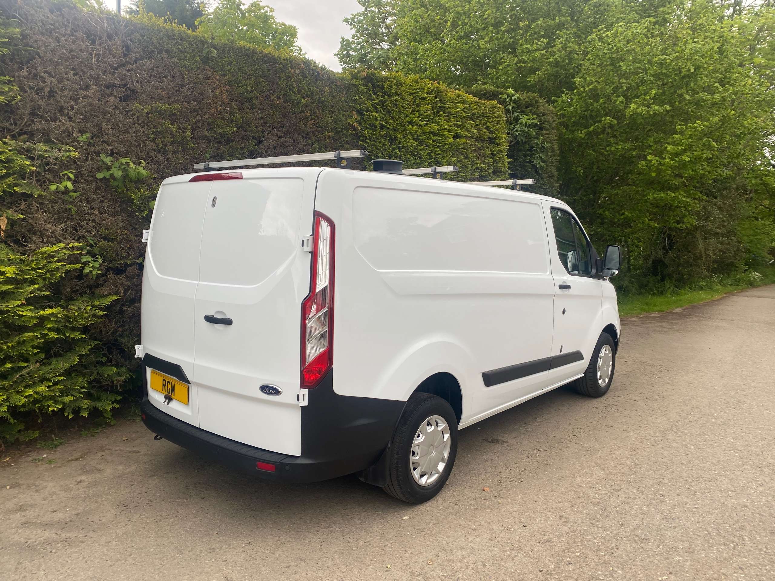 A 2020 FORD TRANSIT CUSTOM 2.0 280 L1 H1 Leader Panel Van + vat A 2020 FORD TRANSIT CUSTOM 2.0 280 L1 H1 Leader Panel Van + vat