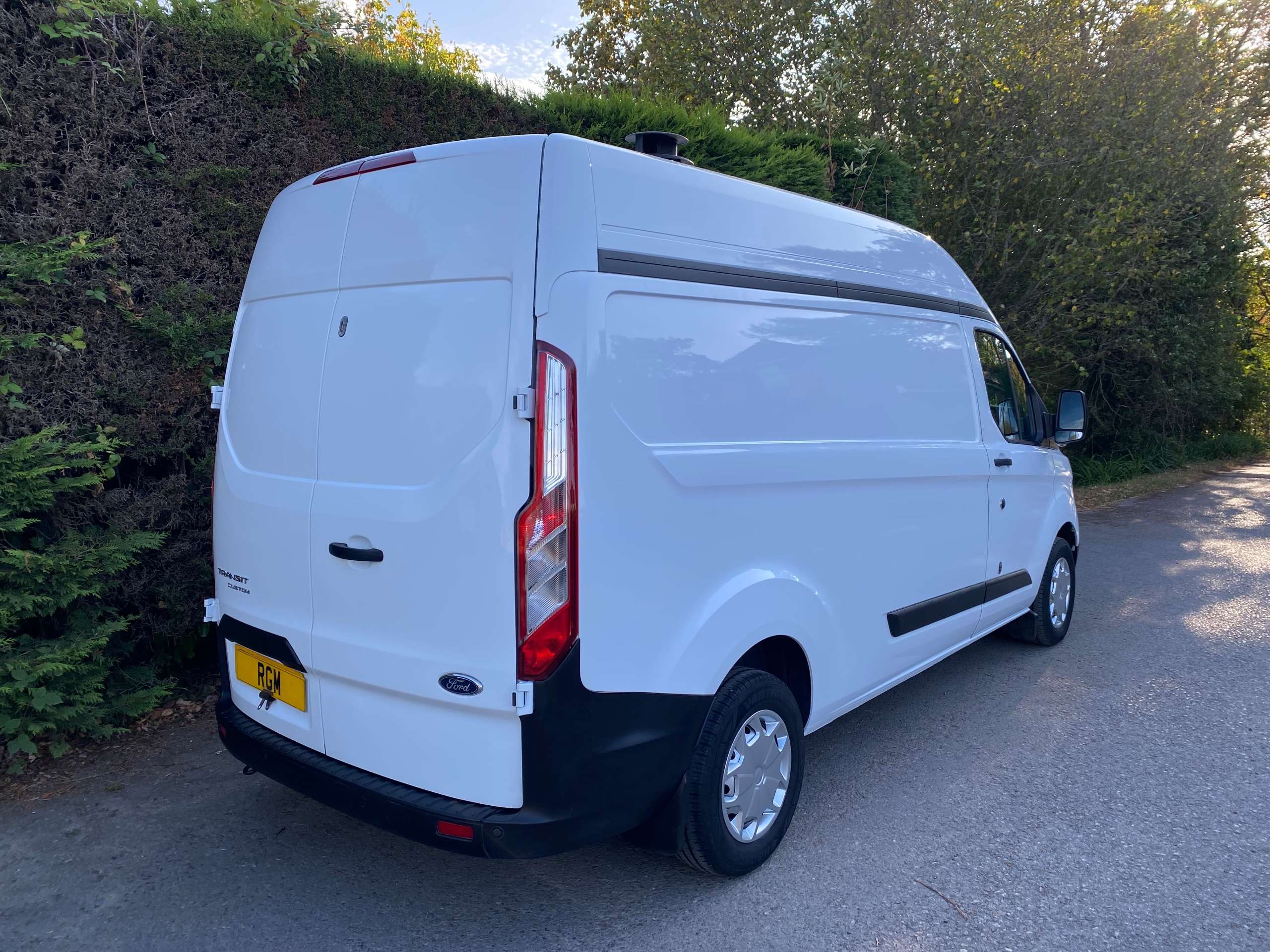 A 2020 FORD TRANSIT CUSTOM 2.0 300 EcoBlue Leader L2 H2 Van + vat A 2020 FORD TRANSIT CUSTOM 2.0 300 EcoBlue Leader L2 H2 Van + vat