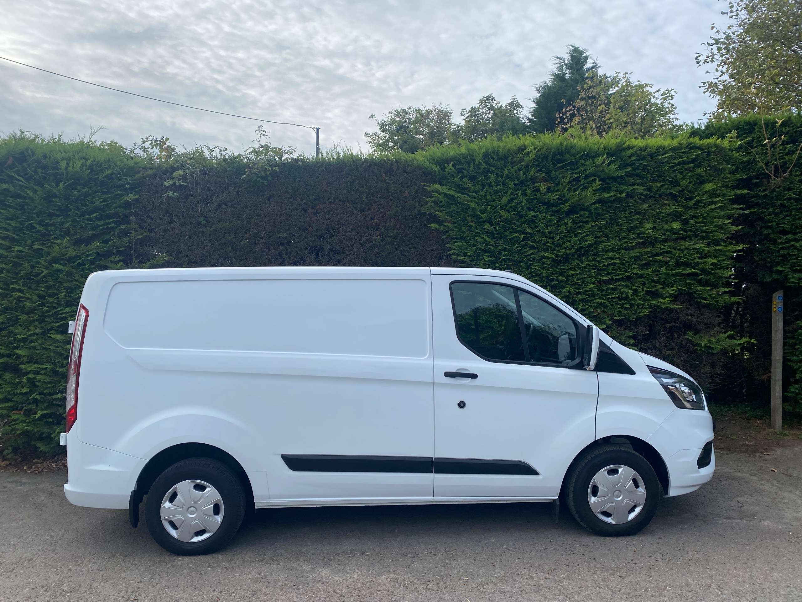 A 2019 FORD TRANSIT CUSTOM 2.0 300 EcoBlue Trend L1 H1 Van + vat A 2019 FORD TRANSIT CUSTOM 2.0 300 EcoBlue Trend L1 H1 Van + vat