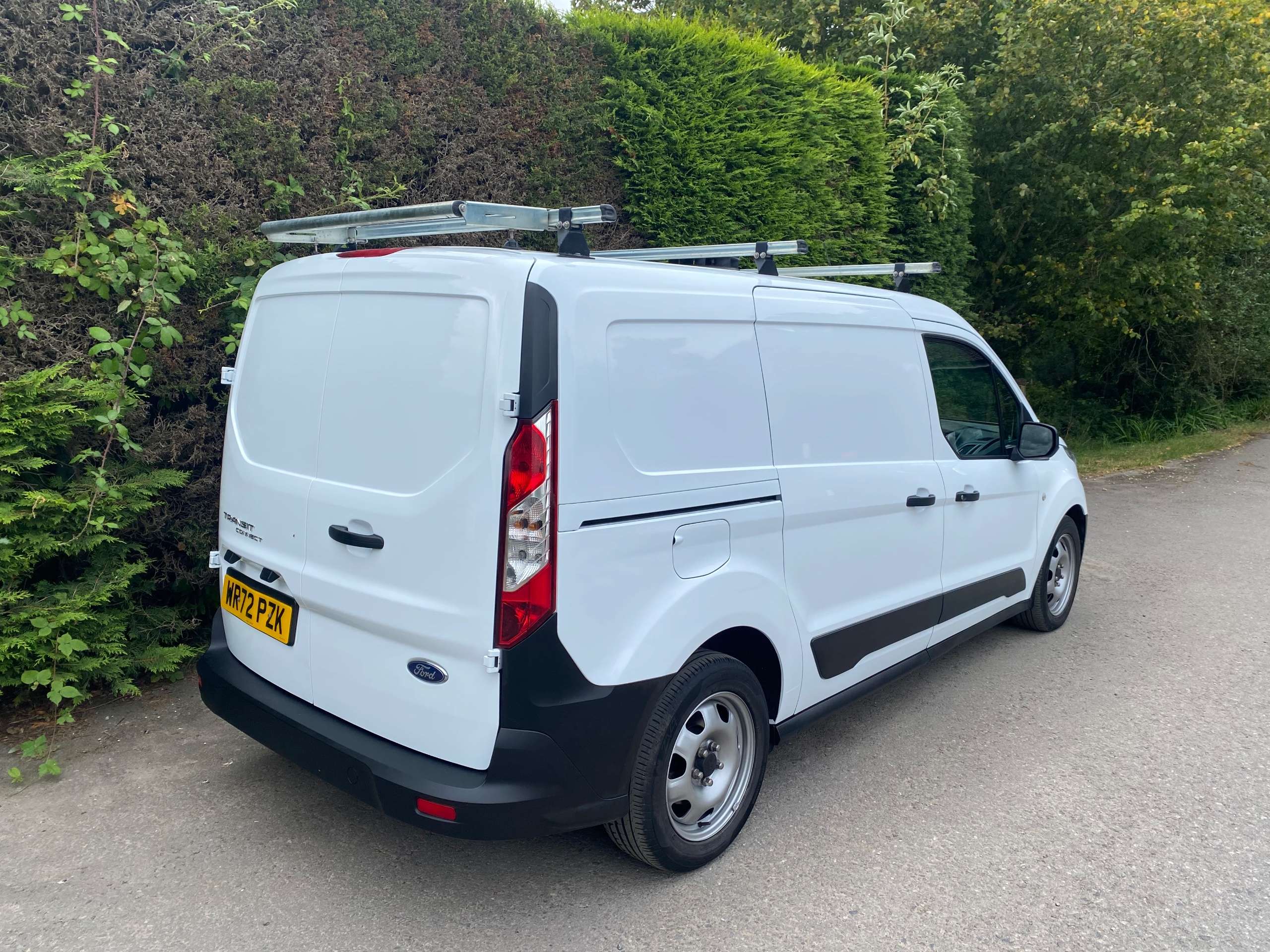 A 2022 FORD TRANSIT CONNECT 230 L2 EcoBlue Leader Van Low Miles + vat A 2022 FORD TRANSIT CONNECT 230 L2 EcoBlue Leader Van Low Miles + vat