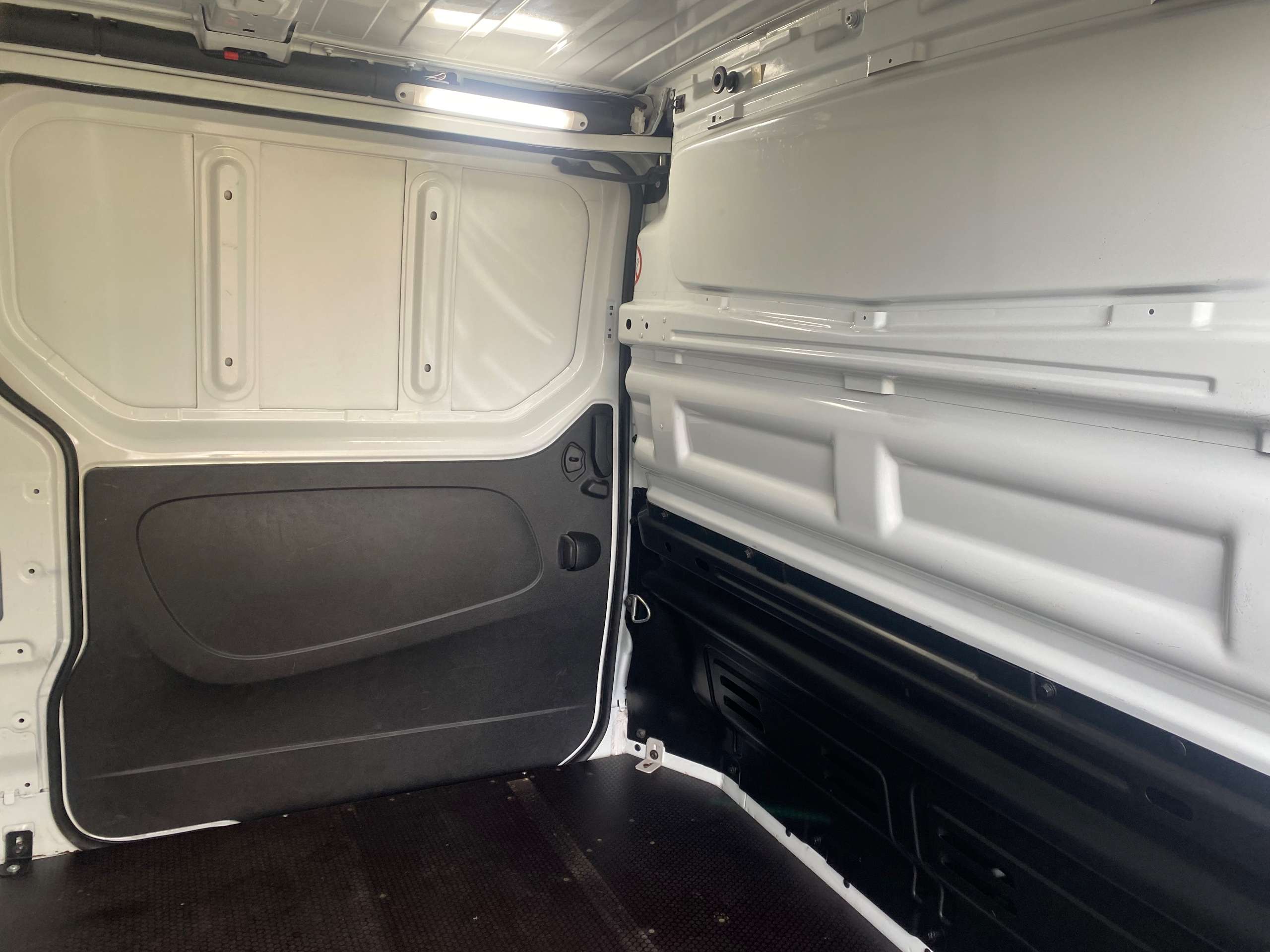 2018 VAUXHALL VIVARO 2018 VAUXHALL VIVARO