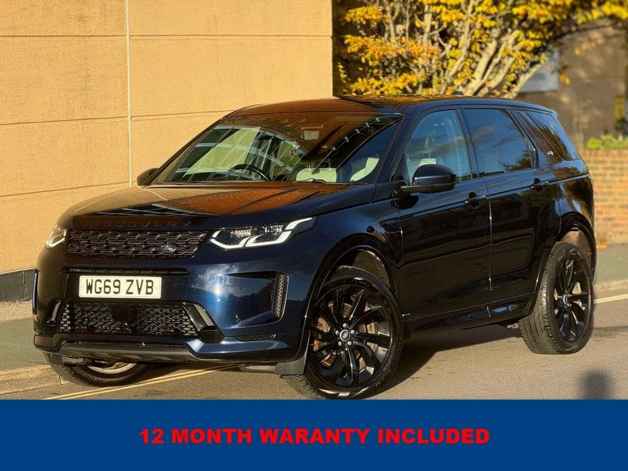 A 2020 LAND ROVER DISCOVERY SPORT 2.0 D240 MHEV R-Dynamic HSE SUV 5dr Diesel Auto 4WD Euro 6 (s/s) (240 ps) S A 2020 LAND ROVER DISCOVERY SPORT 2.0 D240 MHEV R-Dynamic HSE SUV 5dr Diesel Auto 4WD Euro 6 (s/s) (240 ps) S