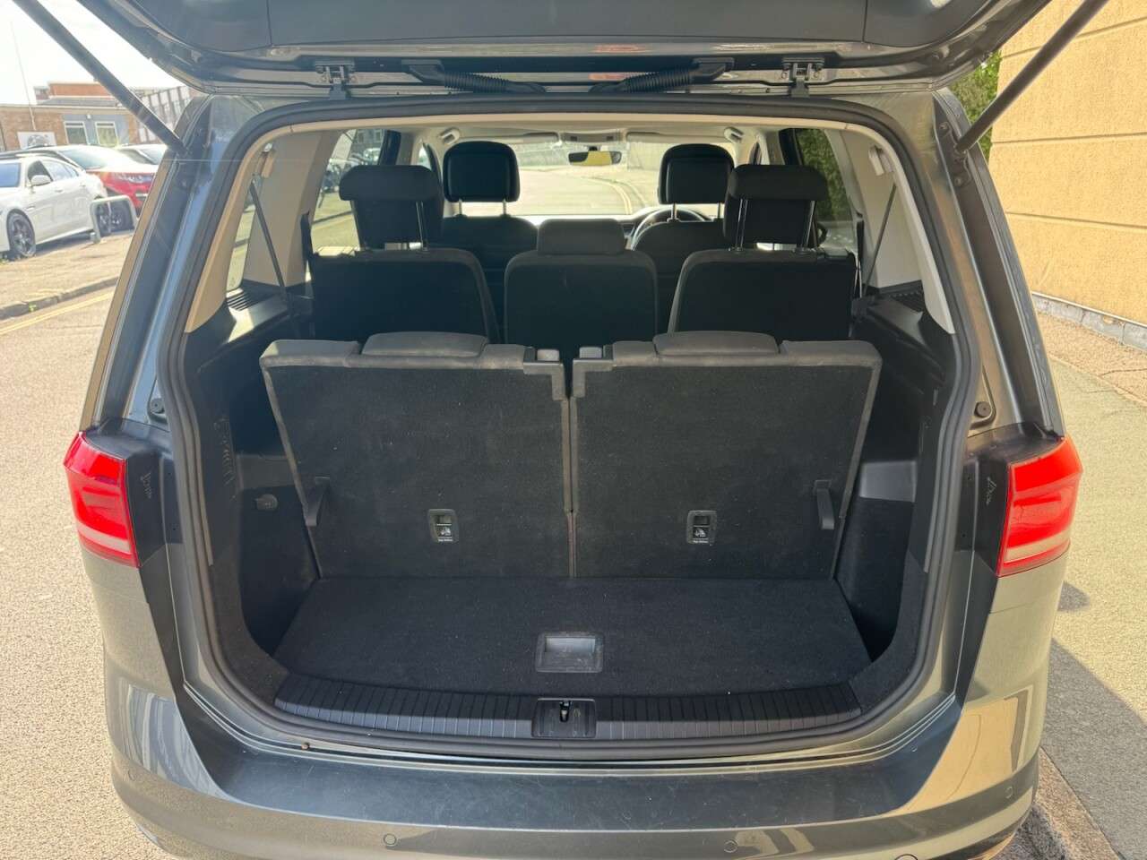 2018 VOLKSWAGEN TOURAN 2018 VOLKSWAGEN TOURAN