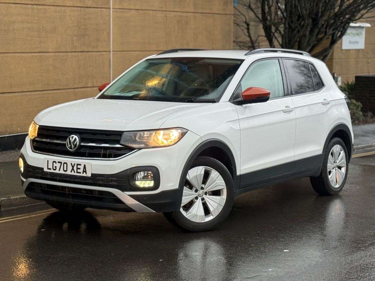 A 2020 VOLKSWAGEN T-CROSS 1.0 TSI SE SUV 5dr Petrol Manual Euro 6 (s/s) (95 ps) A 2020 VOLKSWAGEN T-CROSS 1.0 TSI SE SUV 5dr Petrol Manual Euro 6 (s/s) (95 ps)