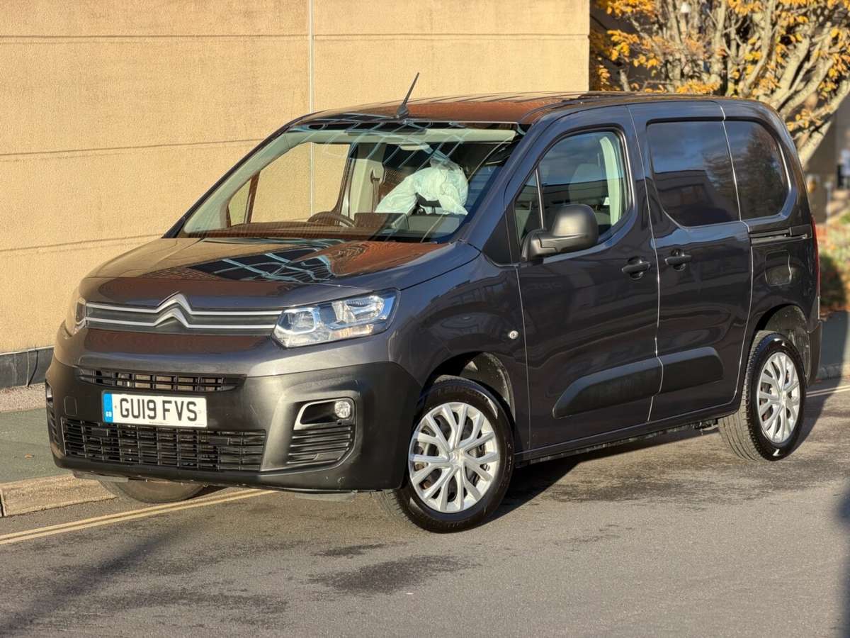 Check out this Citroen Berlingo 2019 Diesel Manual