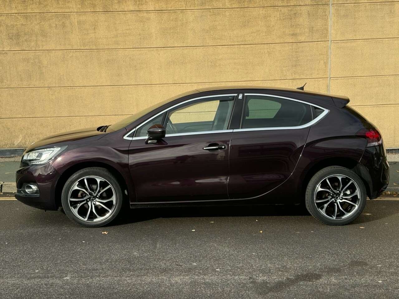 2017 DS AUTOMOBILES DS 4 2017 DS AUTOMOBILES DS 4