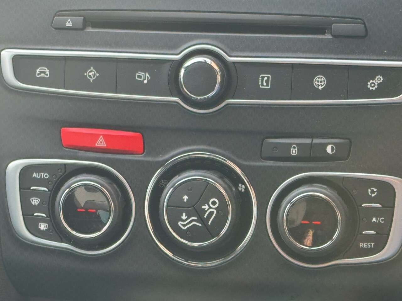 2017 DS AUTOMOBILES DS 4 2017 DS AUTOMOBILES DS 4