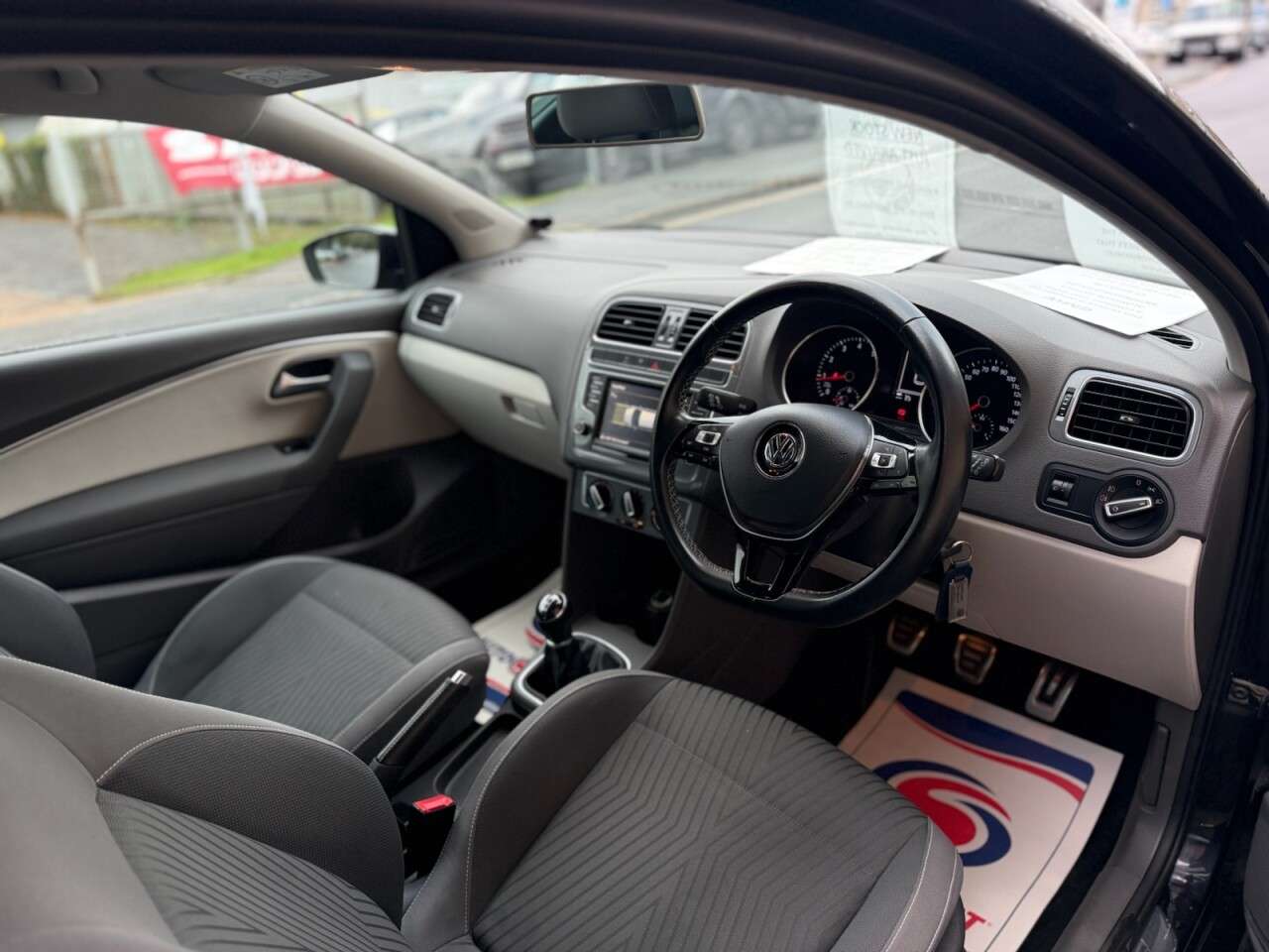 2014 VOLKSWAGEN POLO 2014 VOLKSWAGEN POLO