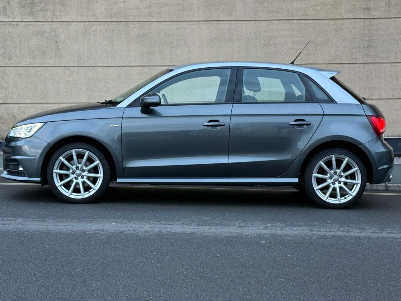 2016 AUDI A1 2016 AUDI A1