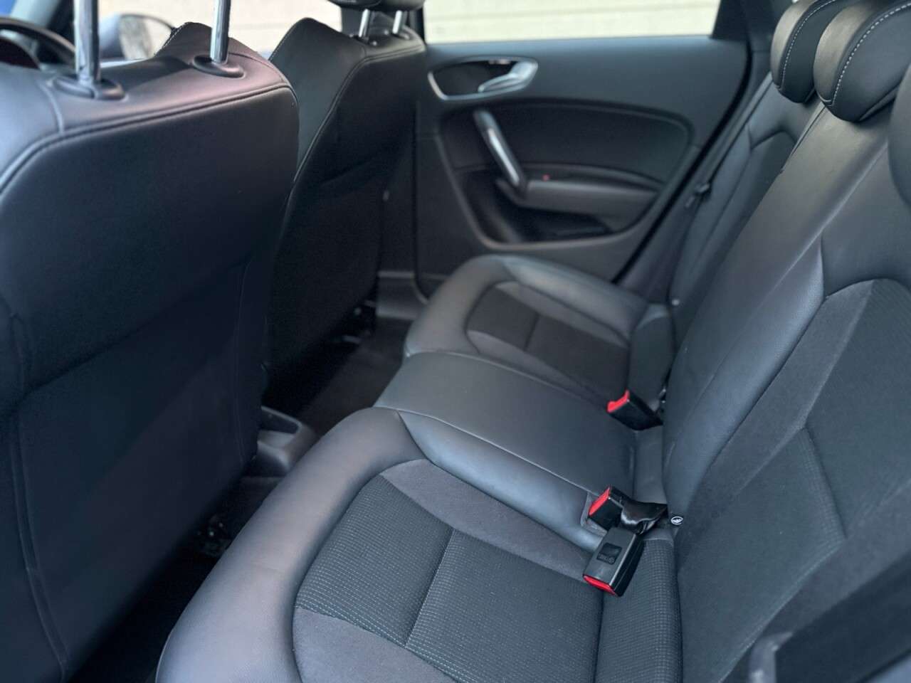 2016 AUDI A1 2016 AUDI A1