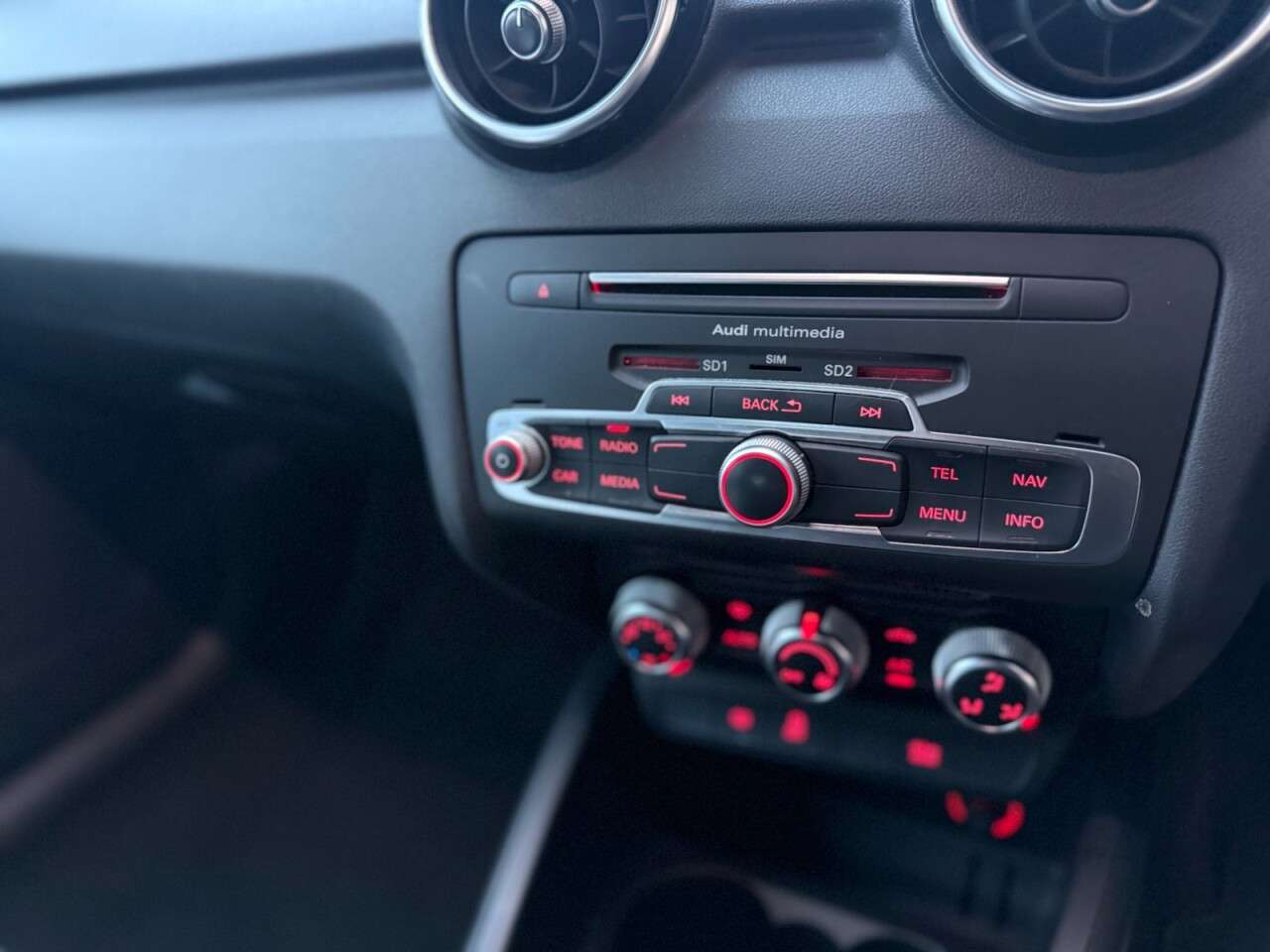 2016 AUDI A1 2016 AUDI A1