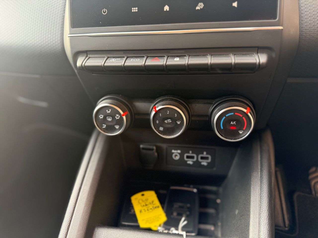 2019 RENAULT CLIO 2019 RENAULT CLIO