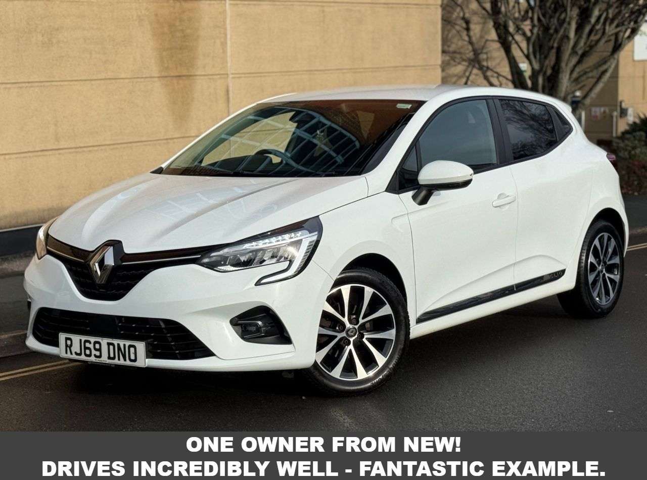 A 2019 RENAULT CLIO 1.0 TCe Iconic Hatchback 5dr Petrol Manual Euro 6 (s/s) (100 ps) A 2019 RENAULT CLIO 1.0 TCe Iconic Hatchback 5dr Petrol Manual Euro 6 (s/s) (100 ps)