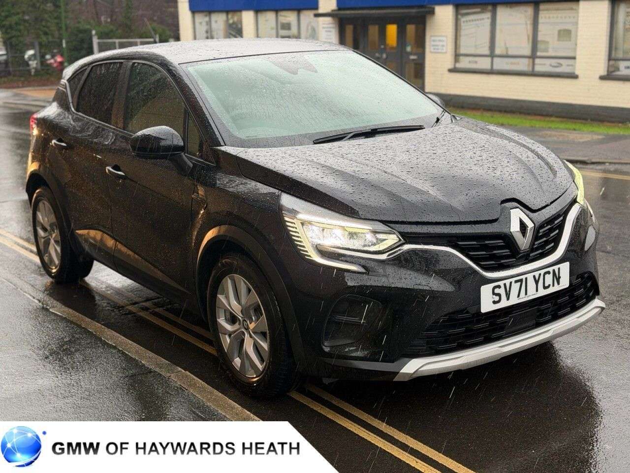 A 2021 RENAULT CAPTUR 1.0 TCe Iconic SUV 5dr Petrol Manual Euro 6 (s/s) (90 ps) A 2021 RENAULT CAPTUR 1.0 TCe Iconic SUV 5dr Petrol Manual Euro 6 (s/s) (90 ps)