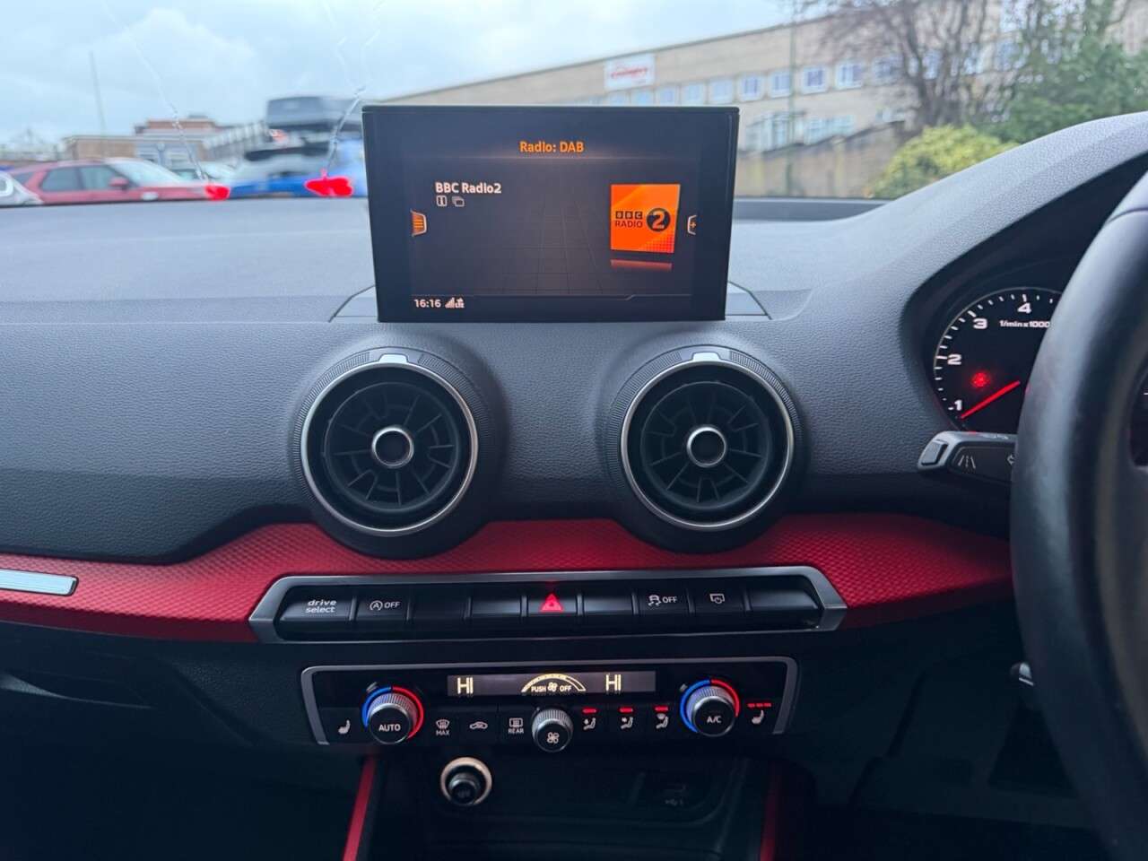 2016 AUDI Q2 2016 AUDI Q2