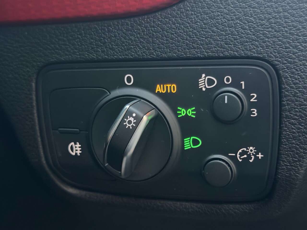 2016 AUDI Q2 2016 AUDI Q2