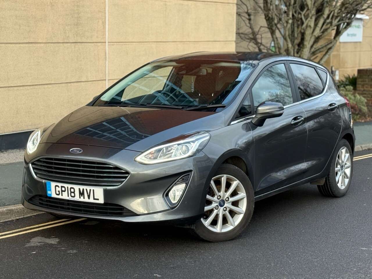 A 2018 FORD FIESTA 1.0T EcoBoost Titanium Hatchback 5dr Petrol Manual Euro 6 (s/s) (125 ps) A 2018 FORD FIESTA 1.0T EcoBoost Titanium Hatchback 5dr Petrol Manual Euro 6 (s/s) (125 ps)