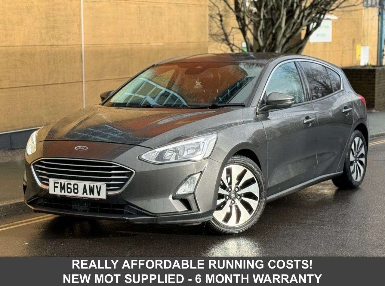 A 2019 FORD FOCUS 1.0T EcoBoost Zetec Hatchback 5dr Petrol Manual Euro 6 (s/s) (100 ps) A 2019 FORD FOCUS 1.0T EcoBoost Zetec Hatchback 5dr Petrol Manual Euro 6 (s/s) (100 ps)