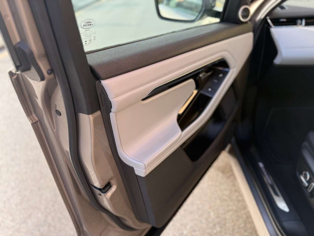 2021 LAND ROVER RANGE ROVER EVOQUE 2021 LAND ROVER RANGE ROVER EVOQUE