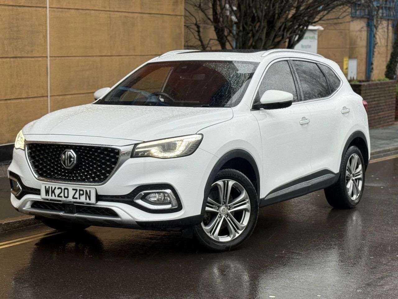 A 2020 MG MG HS 1.5 T-GDI Exclusive SUV 5dr Petrol DCT Euro 6 (s/s) (162 ps) A 2020 MG MG HS 1.5 T-GDI Exclusive SUV 5dr Petrol DCT Euro 6 (s/s) (162 ps)