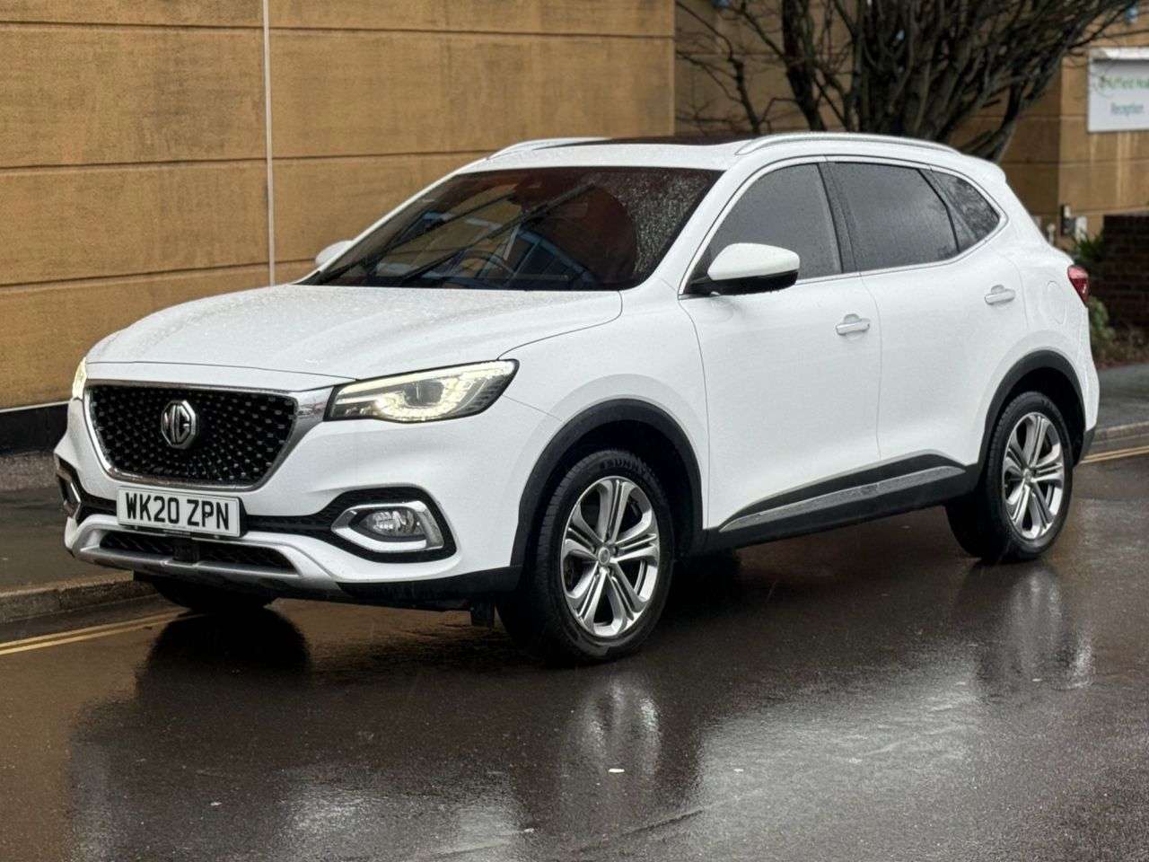 A 2020 MG MG HS 1.5 T-GDI Exclusive SUV 5dr Petrol DCT Euro 6 (s/s) (162 ps) A 2020 MG MG HS 1.5 T-GDI Exclusive SUV 5dr Petrol DCT Euro 6 (s/s) (162 ps)