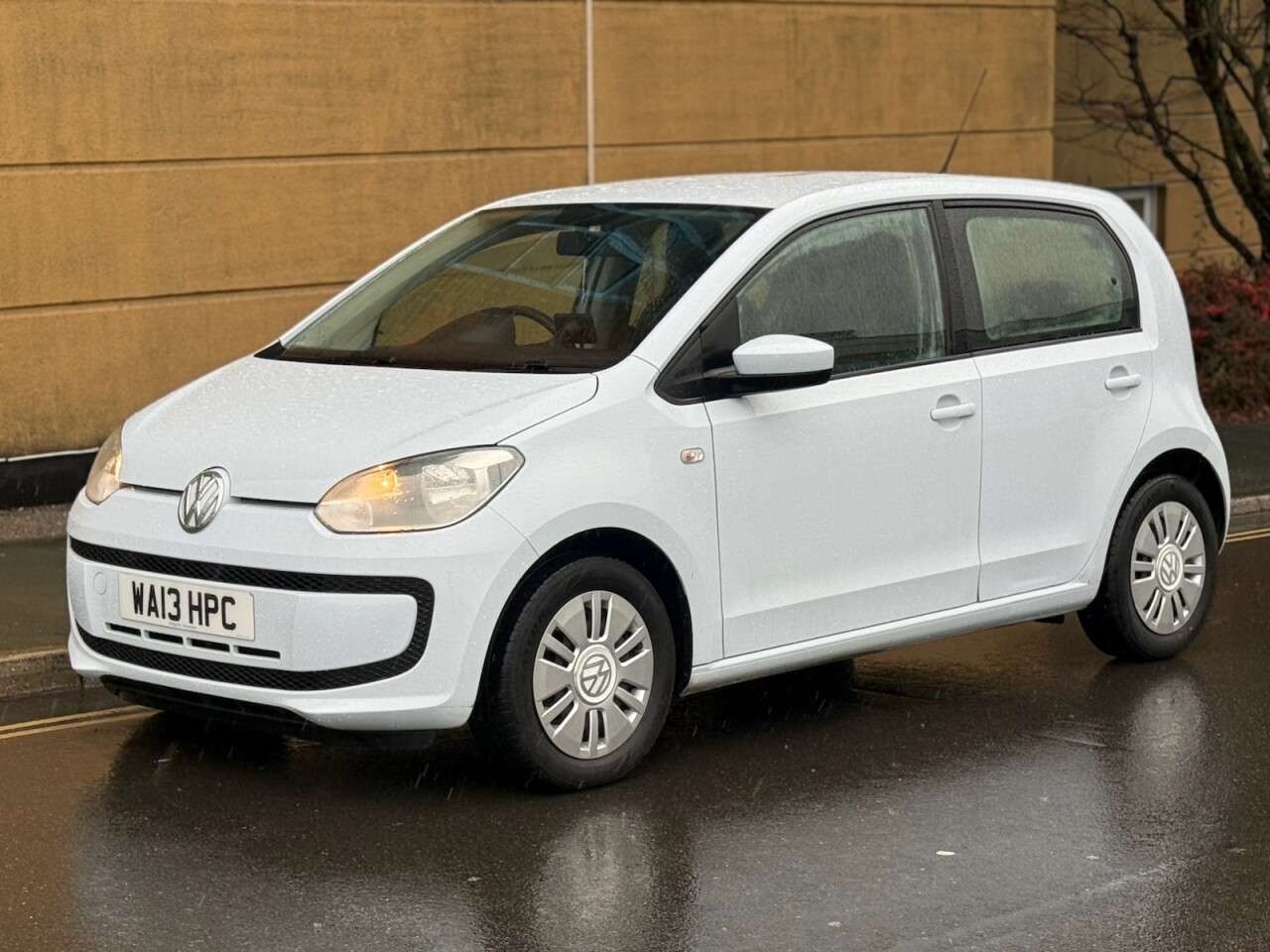 A 2013 VOLKSWAGEN UP! 1.0 BlueMotion Tech Move up! Hatchback 5dr Petrol Manual Euro 5 (s/s) (60 p A 2013 VOLKSWAGEN UP! 1.0 BlueMotion Tech Move up! Hatchback 5dr Petrol Manual Euro 5 (s/s) (60 p