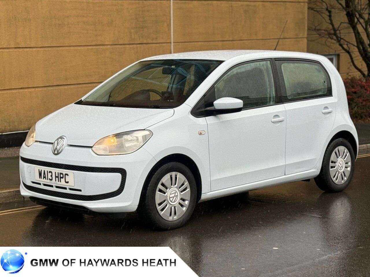 A 2013 VOLKSWAGEN UP! 1.0 BlueMotion Tech Move up! Hatchback 5dr Petrol Manual Euro 5 (s/s) (60 p A 2013 VOLKSWAGEN UP! 1.0 BlueMotion Tech Move up! Hatchback 5dr Petrol Manual Euro 5 (s/s) (60 p