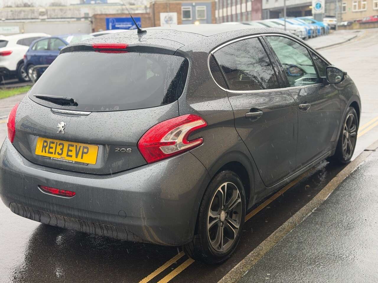 2013 PEUGEOT 208 2013 PEUGEOT 208