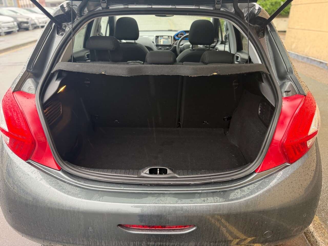 2013 PEUGEOT 208 2013 PEUGEOT 208