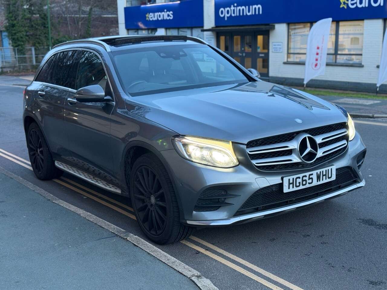 A 2015 MERCEDES-BENZ GLC 2.1 GLC250d AMG Line (Premium) SUV 5dr Diesel G-Tronic 4MATIC Euro 6 (s/s) A 2015 MERCEDES-BENZ GLC 2.1 GLC250d AMG Line (Premium) SUV 5dr Diesel G-Tronic 4MATIC Euro 6 (s/s)