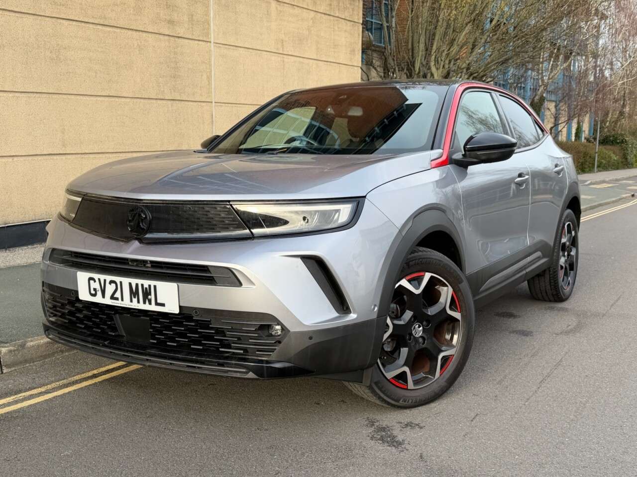 A 2021 VAUXHALL MOKKA 1.2 Turbo SRi Nav Premium SUV 5dr Petrol Manual Euro 6 (s/s) (100 ps) A 2021 VAUXHALL MOKKA 1.2 Turbo SRi Nav Premium SUV 5dr Petrol Manual Euro 6 (s/s) (100 ps)