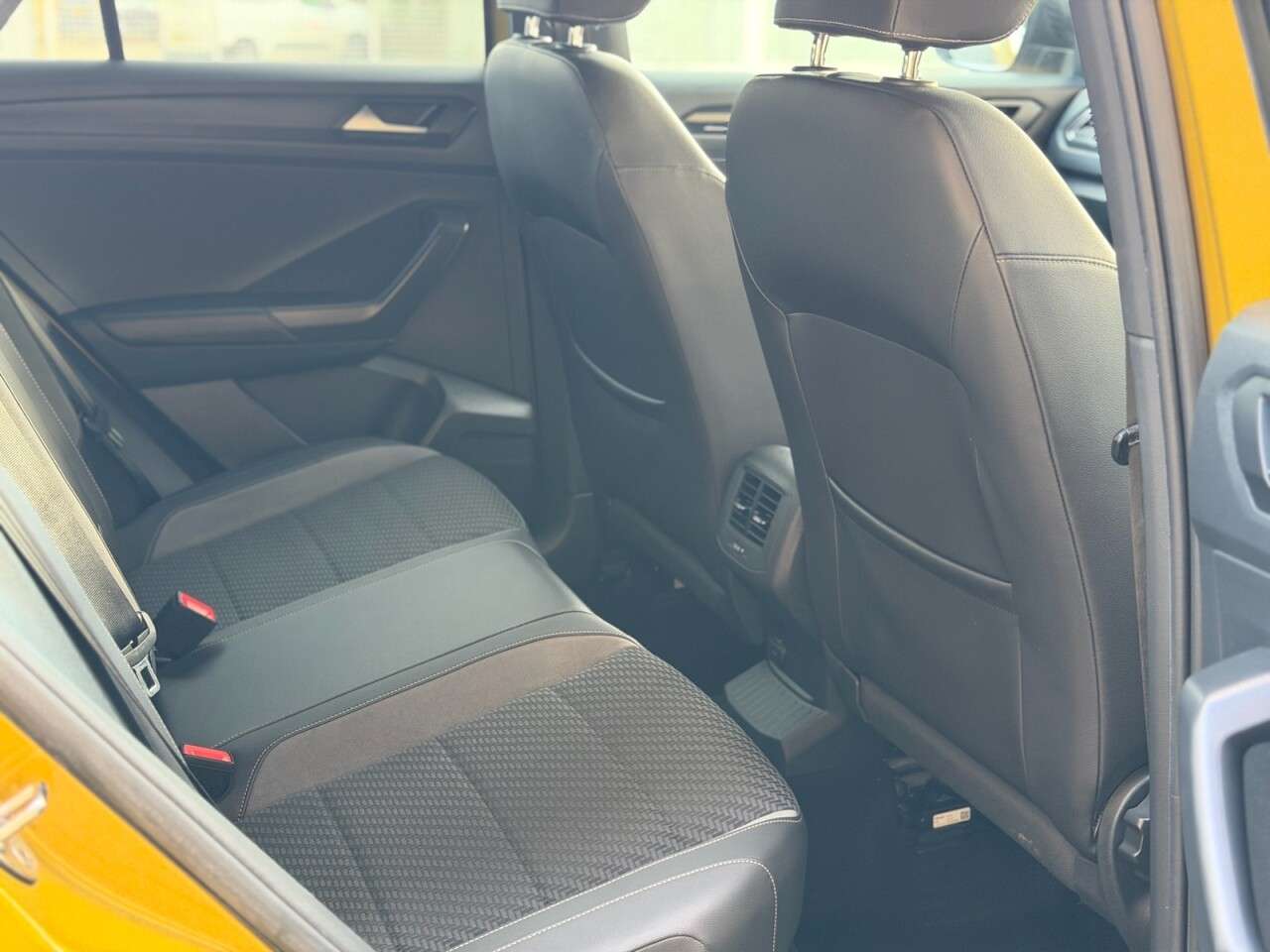 2018 VOLKSWAGEN T-ROC 2018 VOLKSWAGEN T-ROC