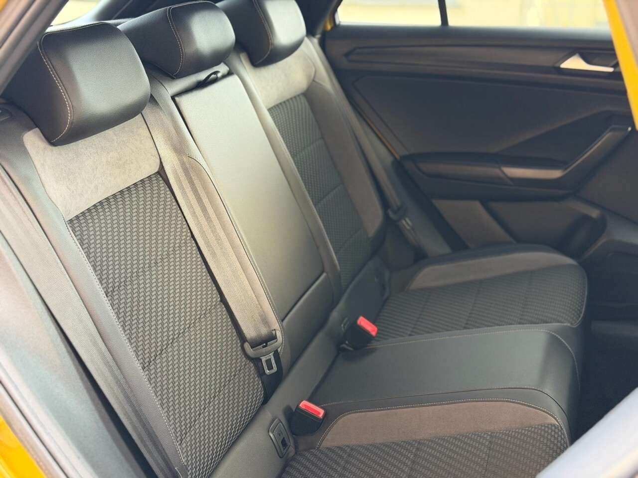 2018 VOLKSWAGEN T-ROC 2018 VOLKSWAGEN T-ROC