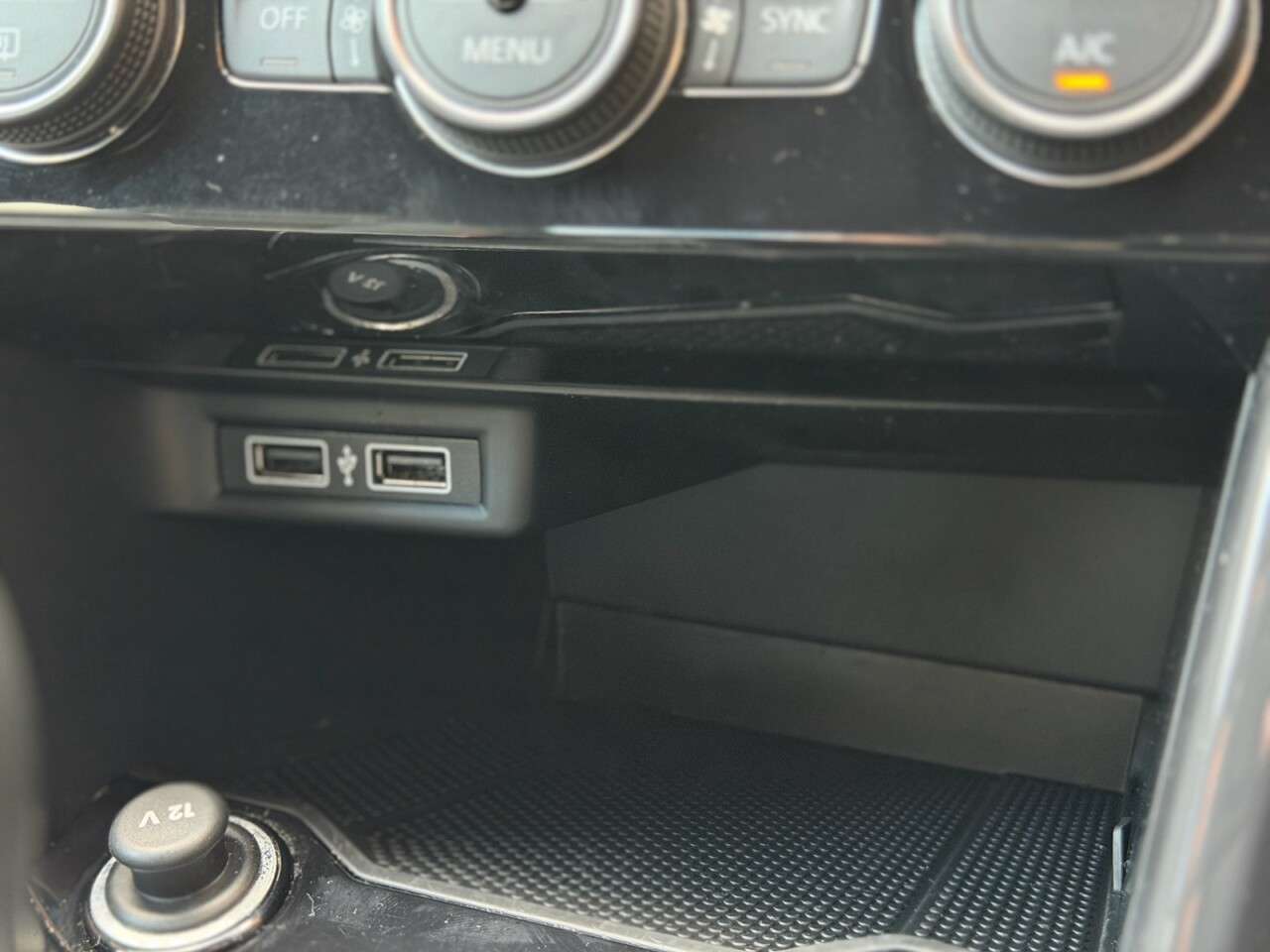 2018 VOLKSWAGEN T-ROC 2018 VOLKSWAGEN T-ROC