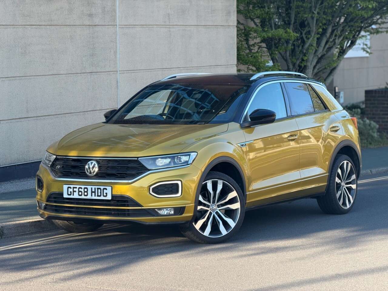 A 2018 VOLKSWAGEN T-ROC 1.5 TSI GPF EVO R-Line SUV 5dr Petrol Manual Euro 6 (s/s) (150 ps) A 2018 VOLKSWAGEN T-ROC 1.5 TSI GPF EVO R-Line SUV 5dr Petrol Manual Euro 6 (s/s) (150 ps)