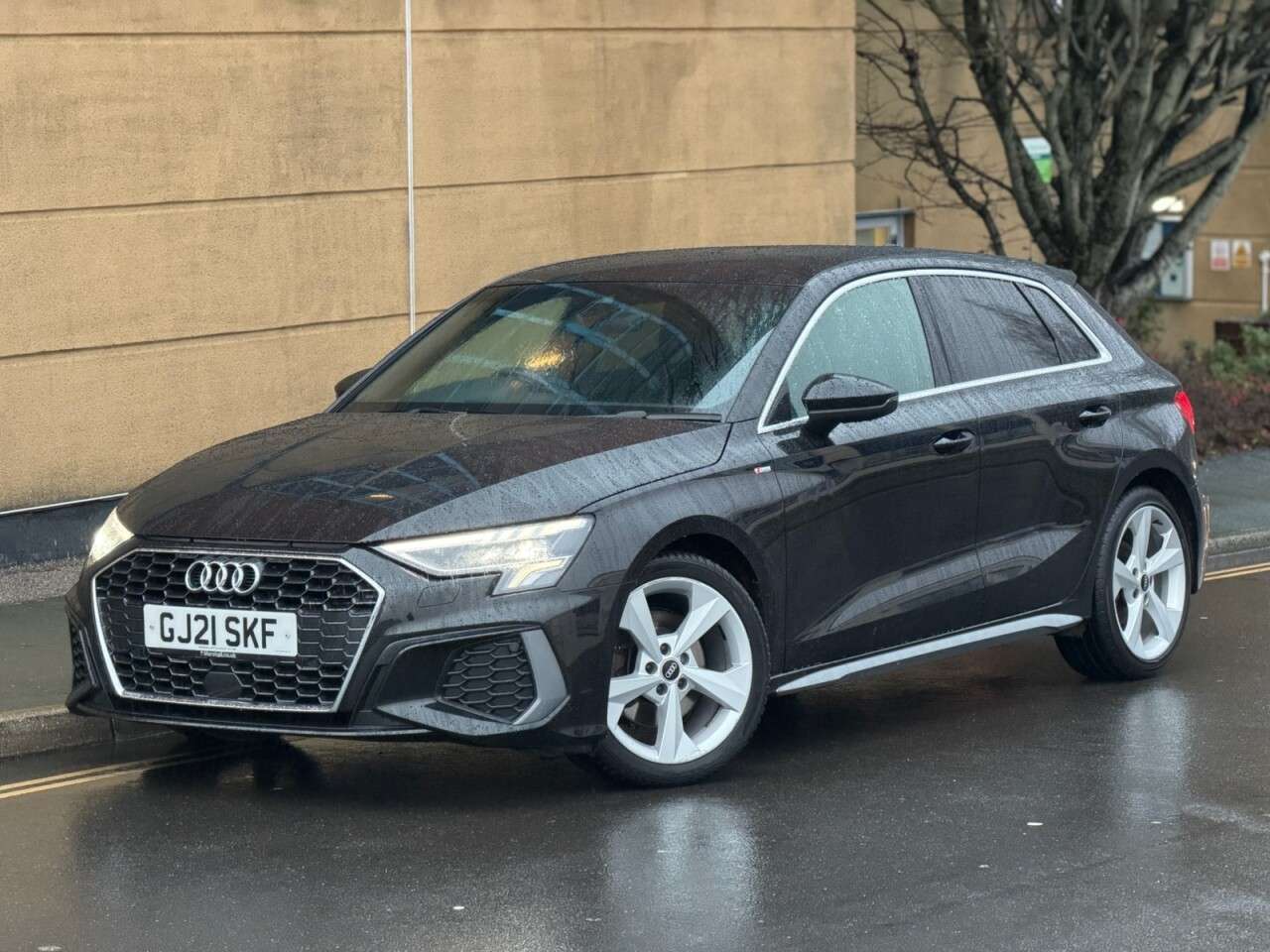 A 2021 AUDI A3 1.5 TFSI 35 S line Sportback 5dr Petrol S Tronic Euro 6 (s/s) (150 ps) A 2021 AUDI A3 1.5 TFSI 35 S line Sportback 5dr Petrol S Tronic Euro 6 (s/s) (150 ps)