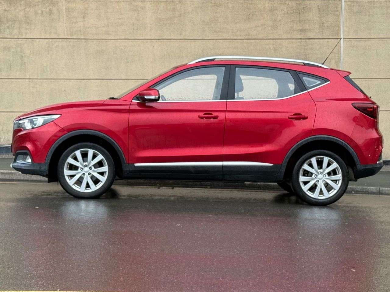 A 2019 MG MG ZS 1.0 T-GDI Excite SUV 5dr Petrol Auto Euro 6 (111 ps) A 2019 MG MG ZS 1.0 T-GDI Excite SUV 5dr Petrol Auto Euro 6 (111 ps)