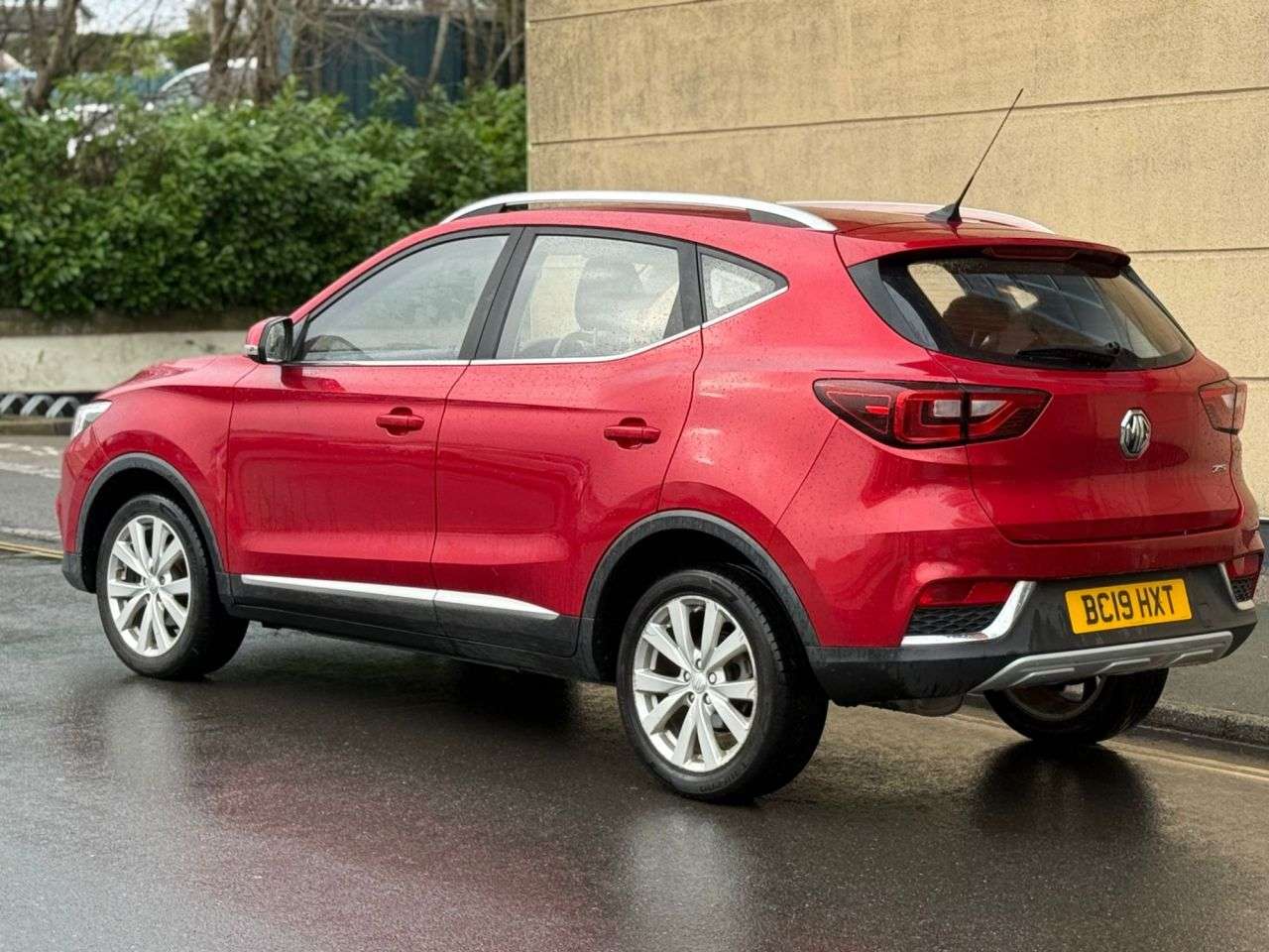 A 2019 MG MG ZS 1.0 T-GDI Excite SUV 5dr Petrol Auto Euro 6 (111 ps) A 2019 MG MG ZS 1.0 T-GDI Excite SUV 5dr Petrol Auto Euro 6 (111 ps)