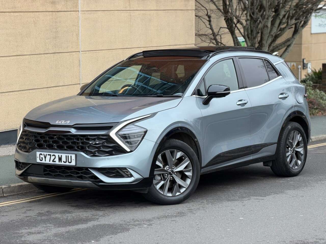 A 2023 KIA SPORTAGE 1.6 h T-GDi GT-Line S SUV 5dr Petrol Hybrid Auto Euro 6 (s/s) (226 bhp) A 2023 KIA SPORTAGE 1.6 h T-GDi GT-Line S SUV 5dr Petrol Hybrid Auto Euro 6 (s/s) (226 bhp)