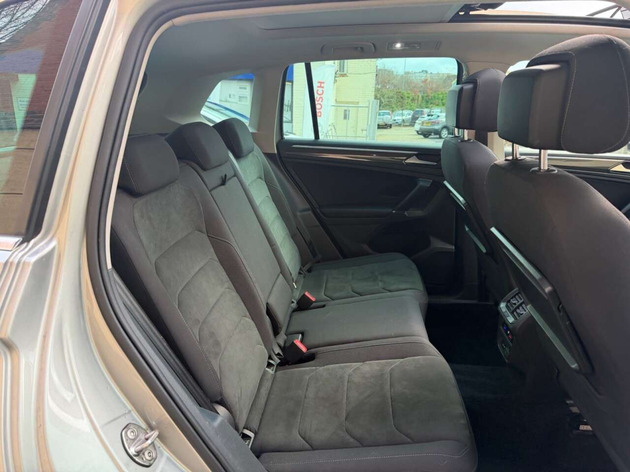 2018 VOLKSWAGEN TIGUAN 2018 VOLKSWAGEN TIGUAN