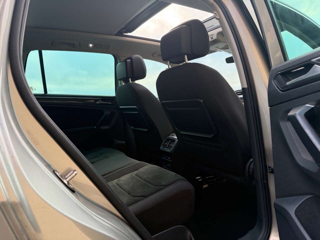 2018 VOLKSWAGEN TIGUAN 2018 VOLKSWAGEN TIGUAN