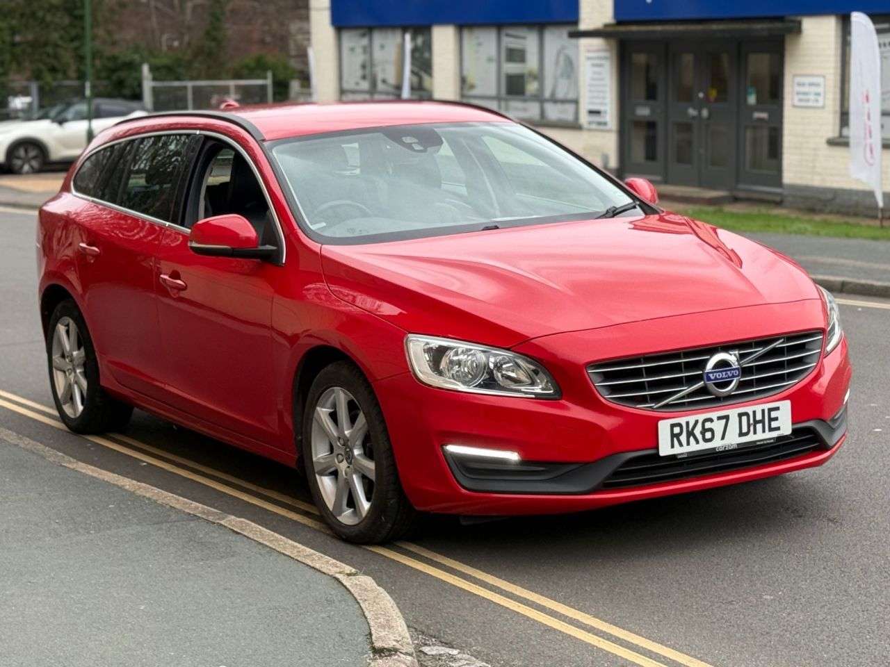 2017 VOLVO V60 2017 VOLVO V60