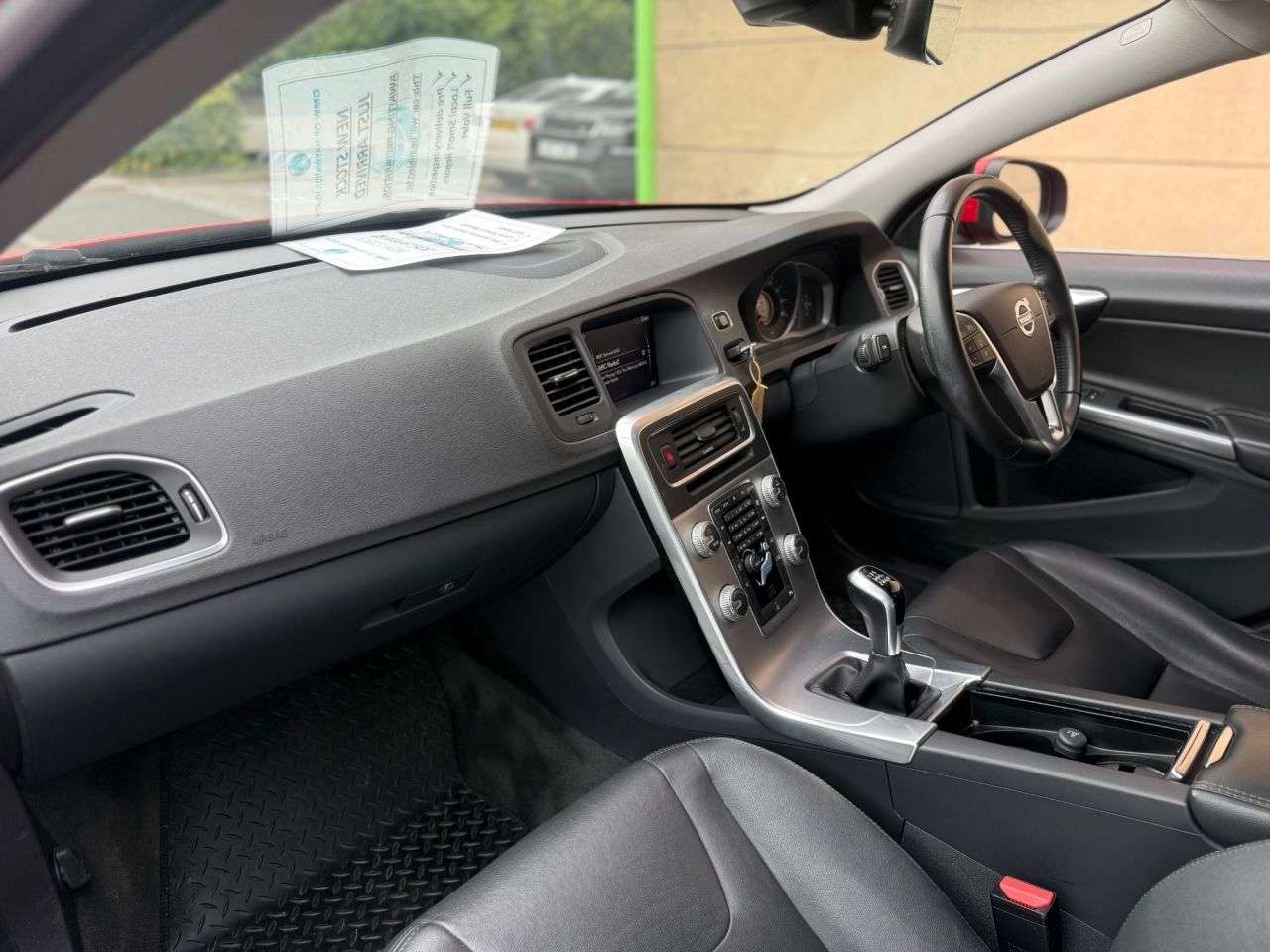 2017 VOLVO V60 2017 VOLVO V60