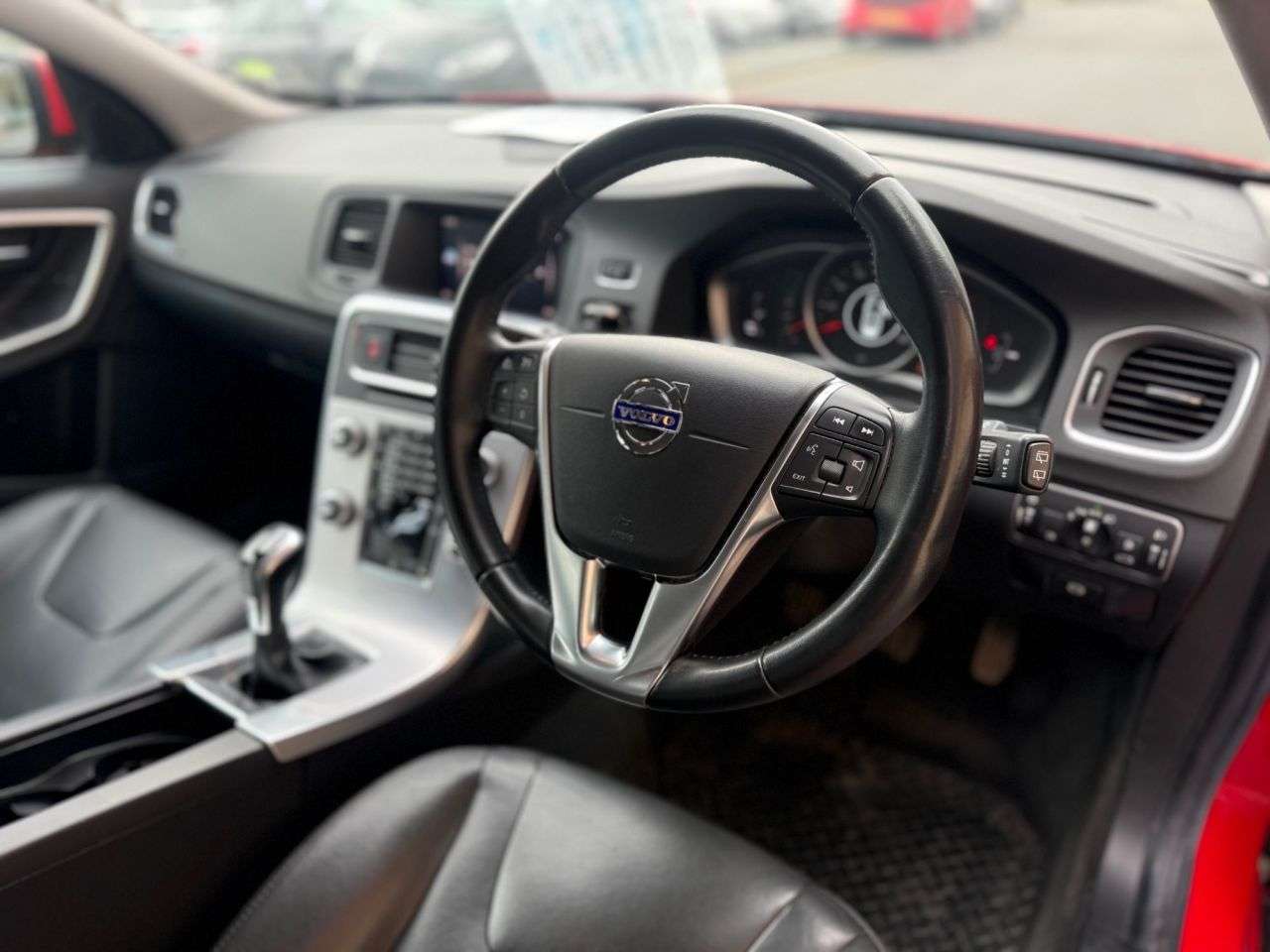 2017 VOLVO V60 2017 VOLVO V60