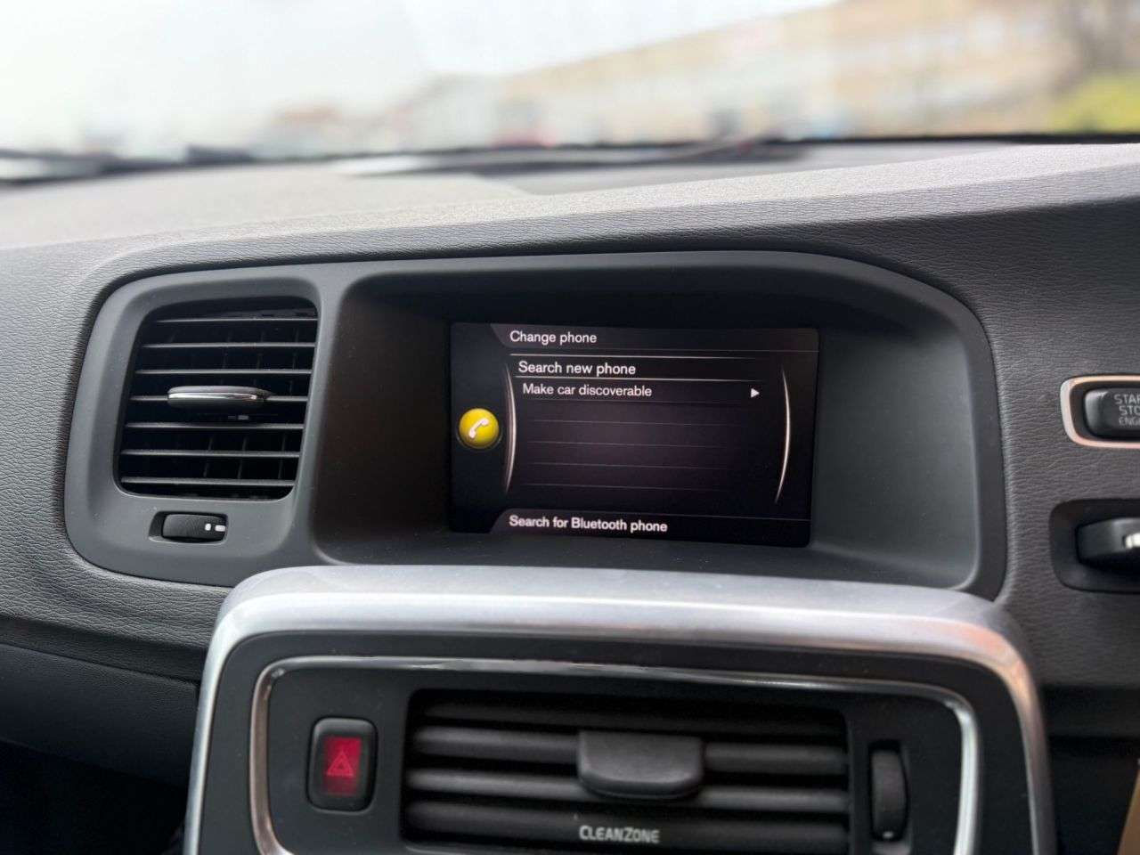 2017 VOLVO V60 2017 VOLVO V60