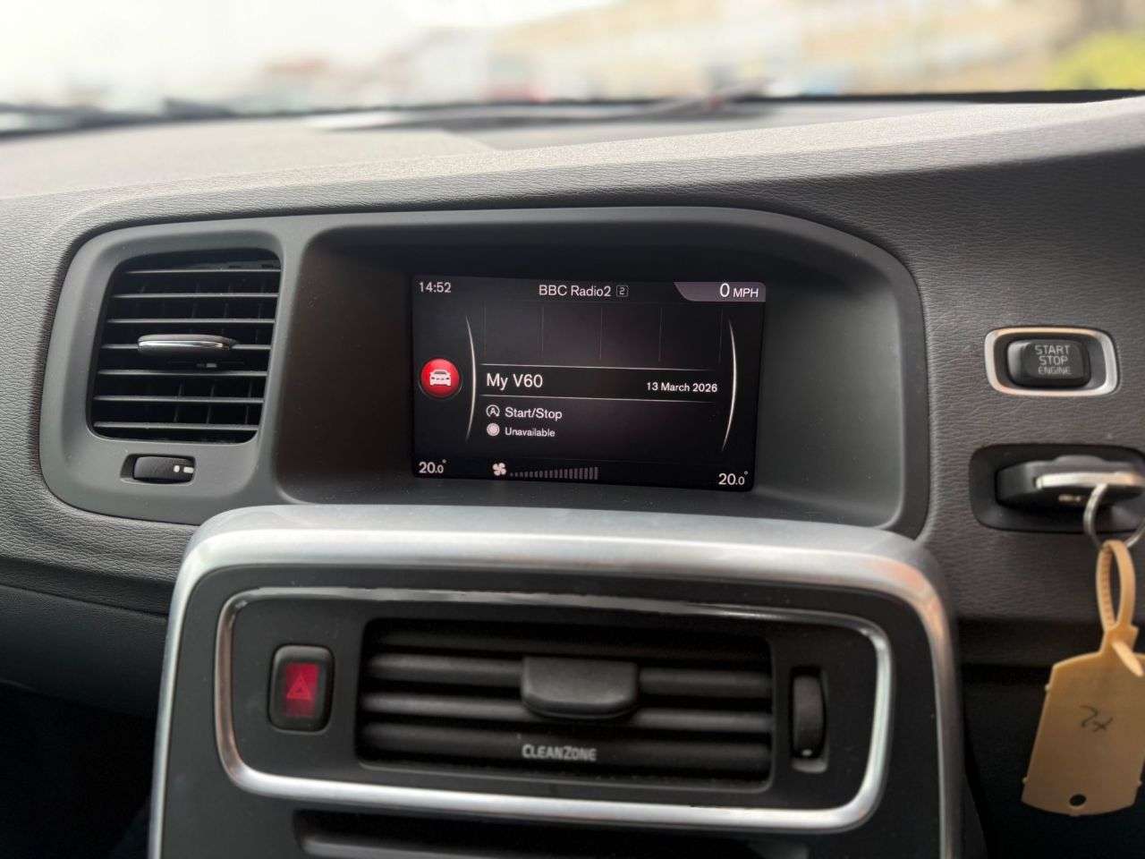 2017 VOLVO V60 2017 VOLVO V60