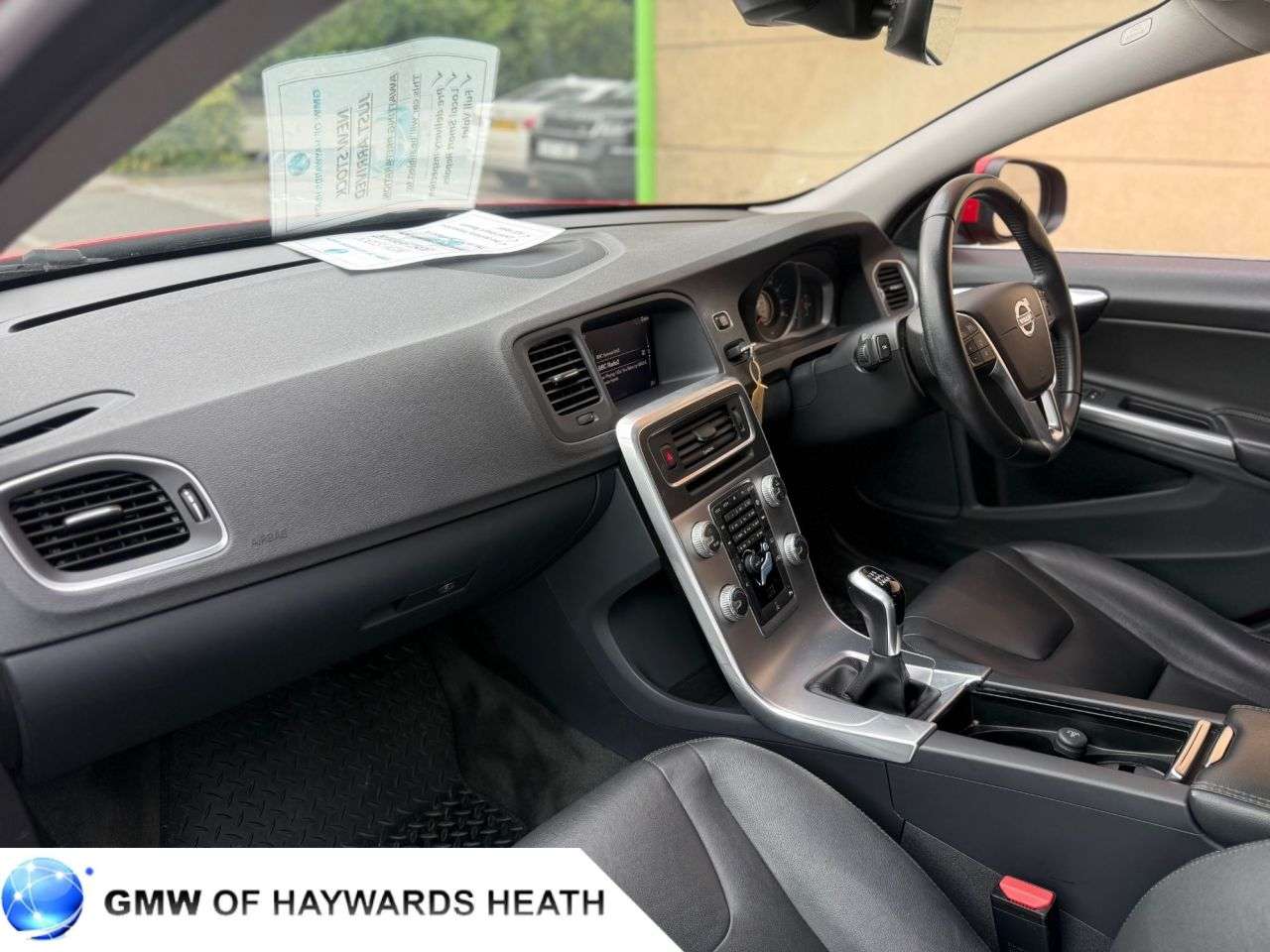 2017 VOLVO V60 2017 VOLVO V60